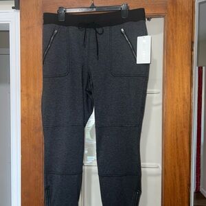 Athleta flux street Jogger Pants
